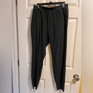 men’s lululemon in mind pant- size medium